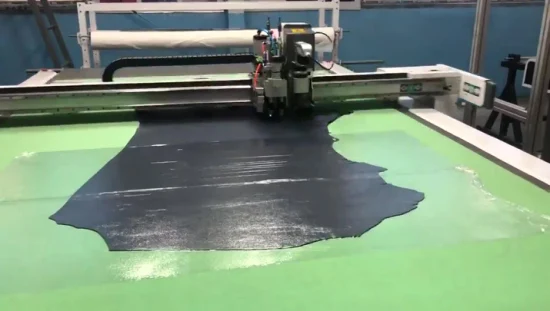 Bedruckter Teppich aus reinem Leder mit oszillierendem Schneidwerkzeug von Yuchen CNC